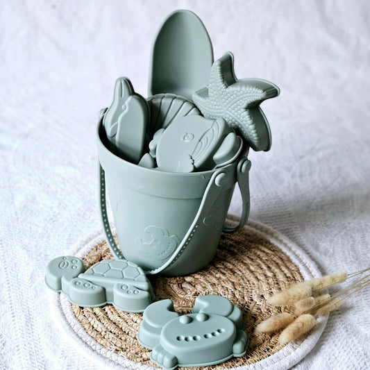 Seau et accessoires de plage en silicone "Sauge"