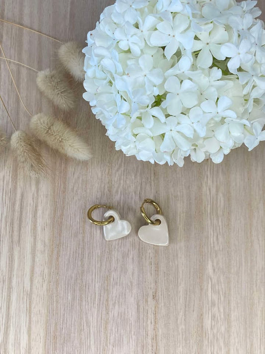 Boucles d’oreilles mini cœur beige - Enfant
