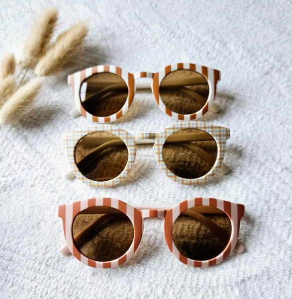 Lunettes de soleil rayées beige/camel