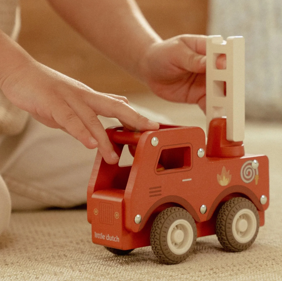 Camion de pompiers 1er Age en bois