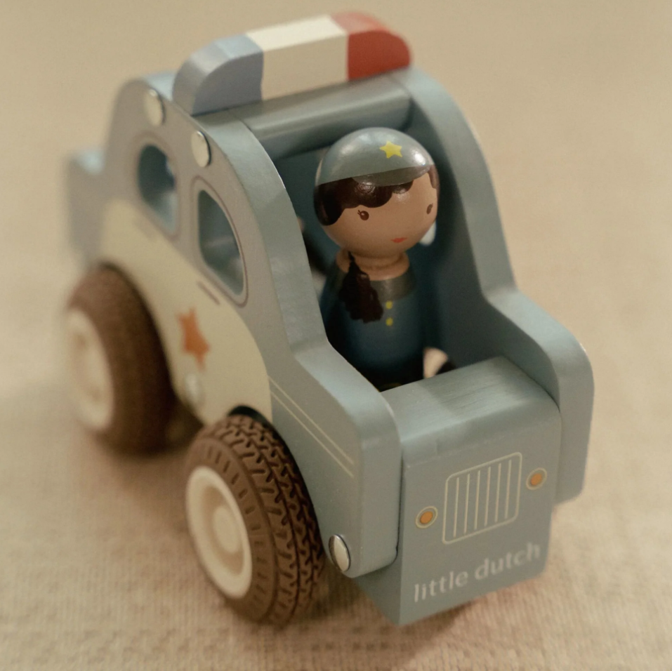 Voiture de police en bois