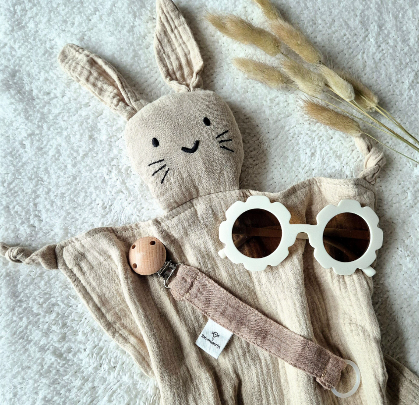 Attache tétine taupe
