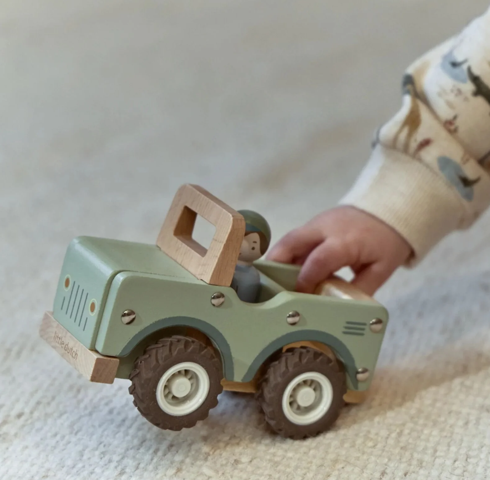 Voiture de safari avec figurine