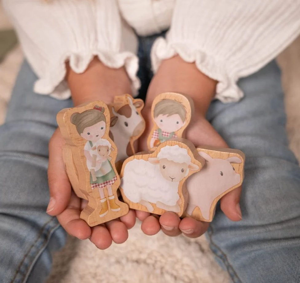 Circuit tracteur en bois + personnages
