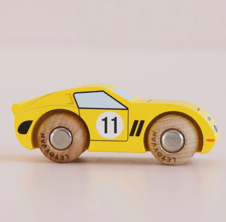 Voiture "LUCA" N°24