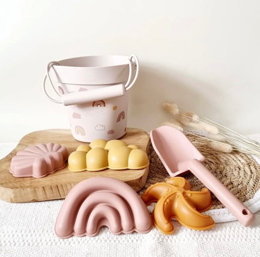 Seau et accessoires en silicone avec formes