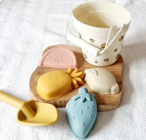 Seau et accessoires en silicone avec formes "CITRON"