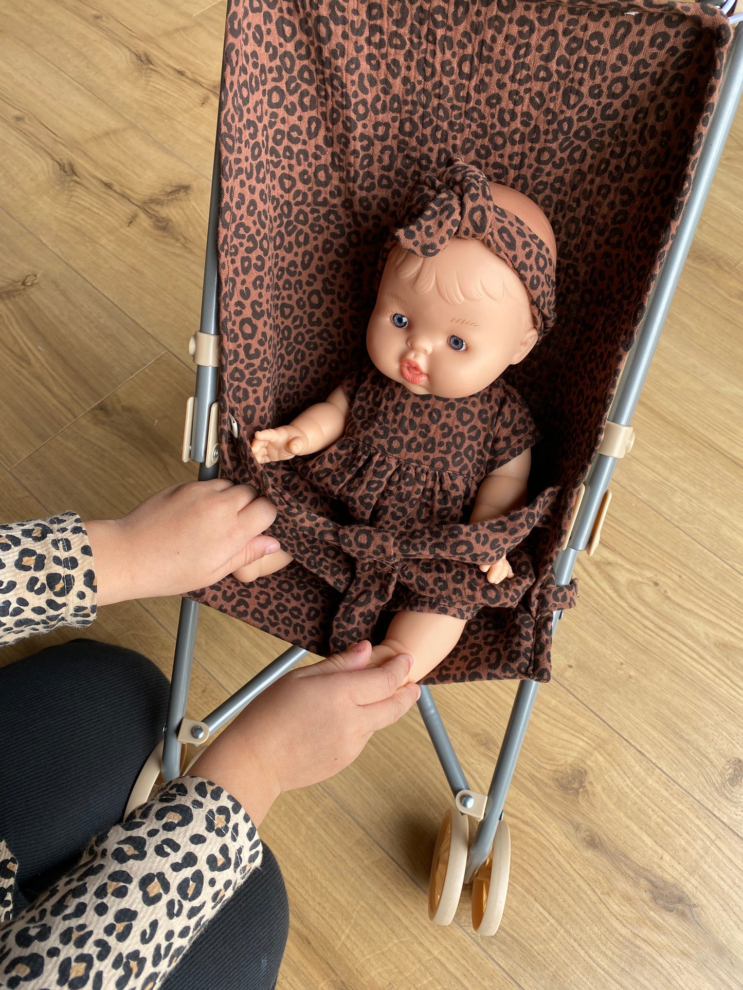 Poussette poupée - Gaze léopard marron foncé